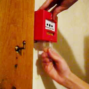 Flash diffuseur visuel d’alarme incendie radio pour alarme type 4 radio - Tableau de Signalisation à Piles Type 4